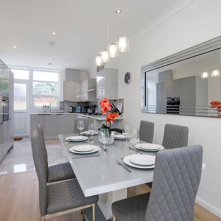 The Burton York 3 Bedroom House Sleeps 6 المظهر الخارجي الصورة